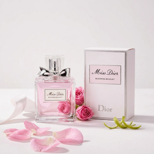 Miss Dior Blooming Bouquet EDT parfüümipudel ja roosidega pakend