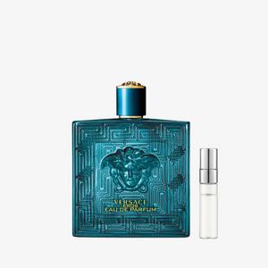 Versace Eros Eau de Parfum meeste parfüüm. Firmapärane türkiissinine pudel Medusa logoga ja parfüümi näidis.